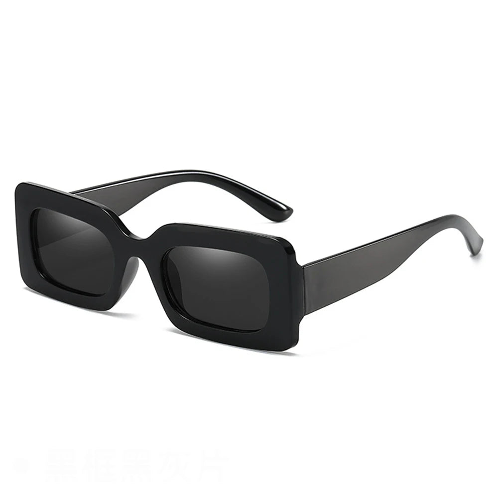Les lunettes de soirée en forme rectangulaire monture large noire