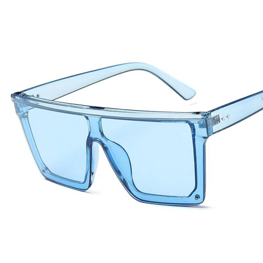 Les lunettes de soirée à la monture large bleu